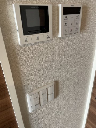 オートロックとモニター付きインターホンで安心