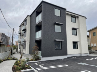 おしゃれな外観のシャーメゾンです