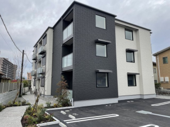 おしゃれな外観のシャーメゾンです