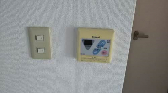 給湯器リモコンです