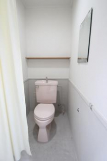 トイレは共用です