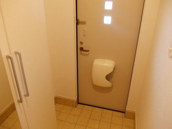 落ち着いた玄関です