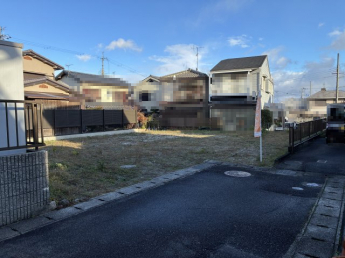 【前面道路含む現地写真】