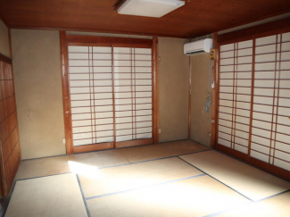 １Ｆキッチンと続きの８帖