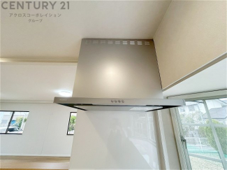 パワフルな吸引力で調理中の臭気等をしっかり処理してくれ、室内を快適に保ってくれます。
