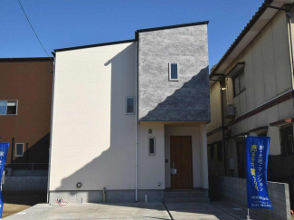 外観を西側より撮影