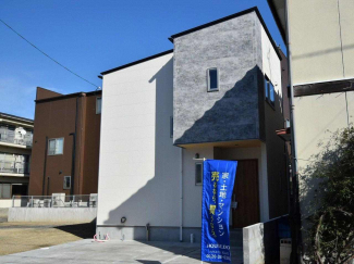 外観を南西側より撮影