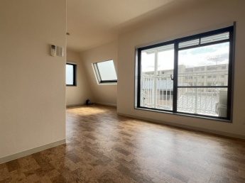 こちらの居間で趣味の時間をお楽しみください