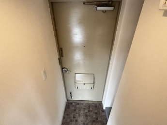 落ち着いた玄関です