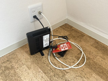 インターネットルーターです