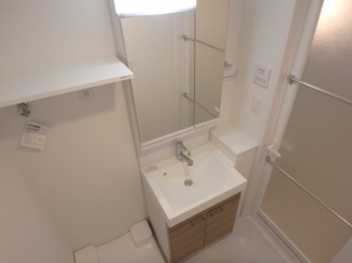 明るい洗面所です