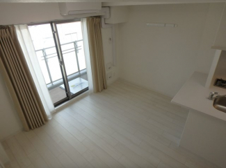 明るい寝室です