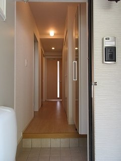シンプルで使いやすい玄関です
