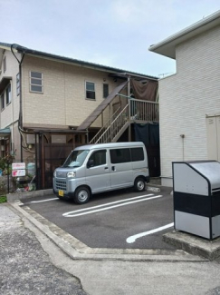 駐車場があるので、車を買う予定の方も安心です