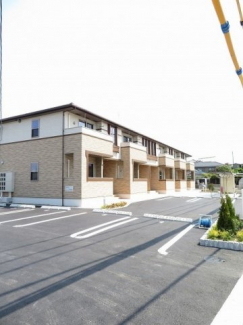車をお持ちの方に嬉しい駐車場付きの物件です