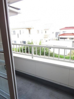 お洗濯にも便利なバルコニー付き