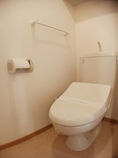 コンパクトで使いやすいトイレです