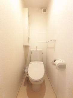 コンパクトで使いやすいトイレです