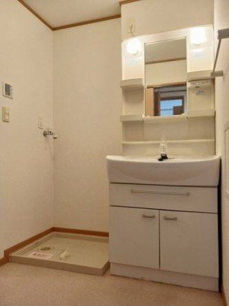 明るい洗面所です