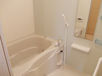 日々の疲れを癒すお風呂付です