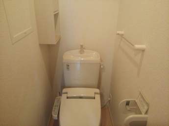 ゆったりとした空間のトイレです