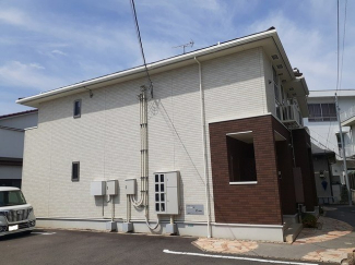 落ち着いた雰囲気の外観です