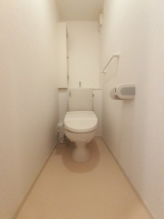 コンパクトで使いやすいトイレです