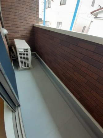 外からの目が気にならないバルコニーで洗濯物が干せます