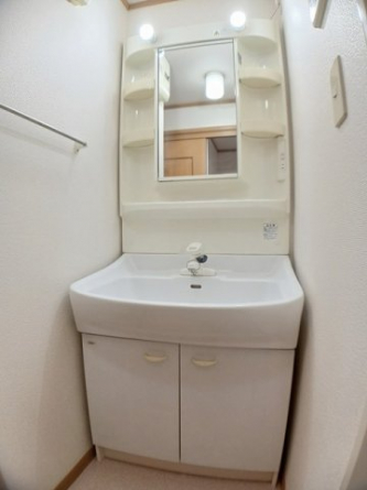 コンパクトで使いやすい洗面所