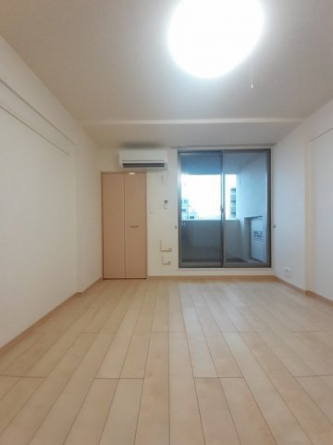 内装は落ち着いています