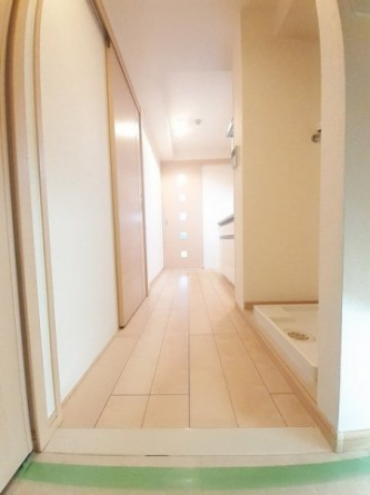 毎日通る玄関はこちらです