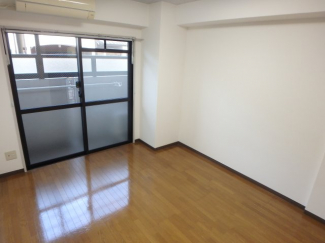 ゆったり過ごせるリビングです