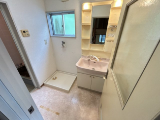 独立洗面化粧台付き