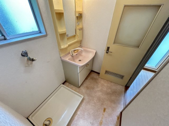 使いやすい独立洗面台です