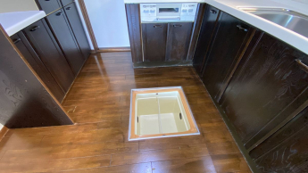 キッチン床下収納庫