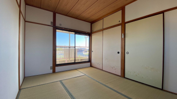 ２階和室６帖の押入