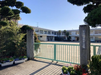 今治市立朝倉小学校まで2384m