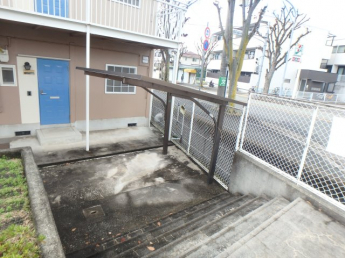 屋根付き駐輪スペースです