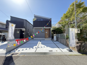 【前面道路含む現地写真】