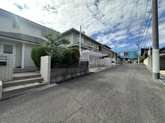 【前面道路含む現地写真】