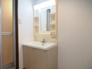 コンパクトで使いやすい洗面所