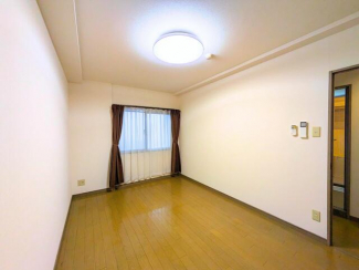 窓付きの洋室は、寝室や書斎としてもお使いいただけます。