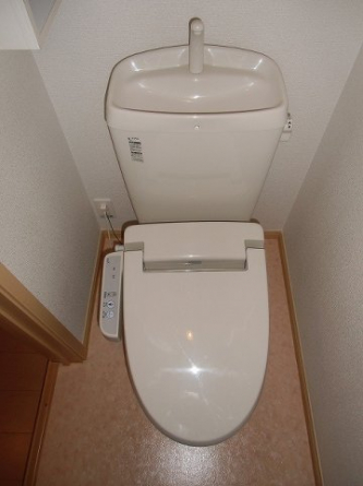 コンパクトで使いやすいトイレです
