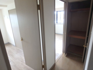 内装は落ち着いています