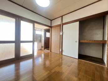 【居間・リビング】