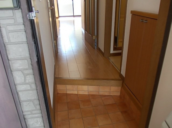 明るい玄関です