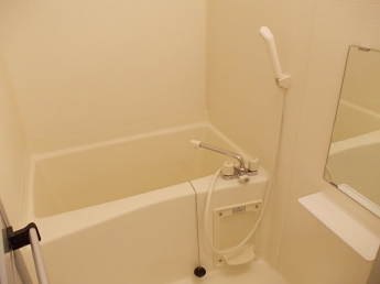 落ち着いた空間のお風呂です