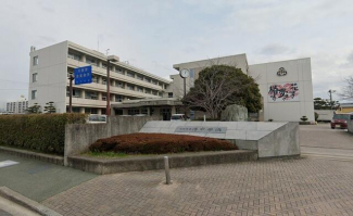 松山市立椿中学校まで561m