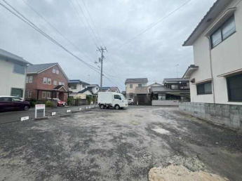 松山市南久米町の駐車場の画像