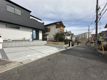 【前面道路含む現地写真】